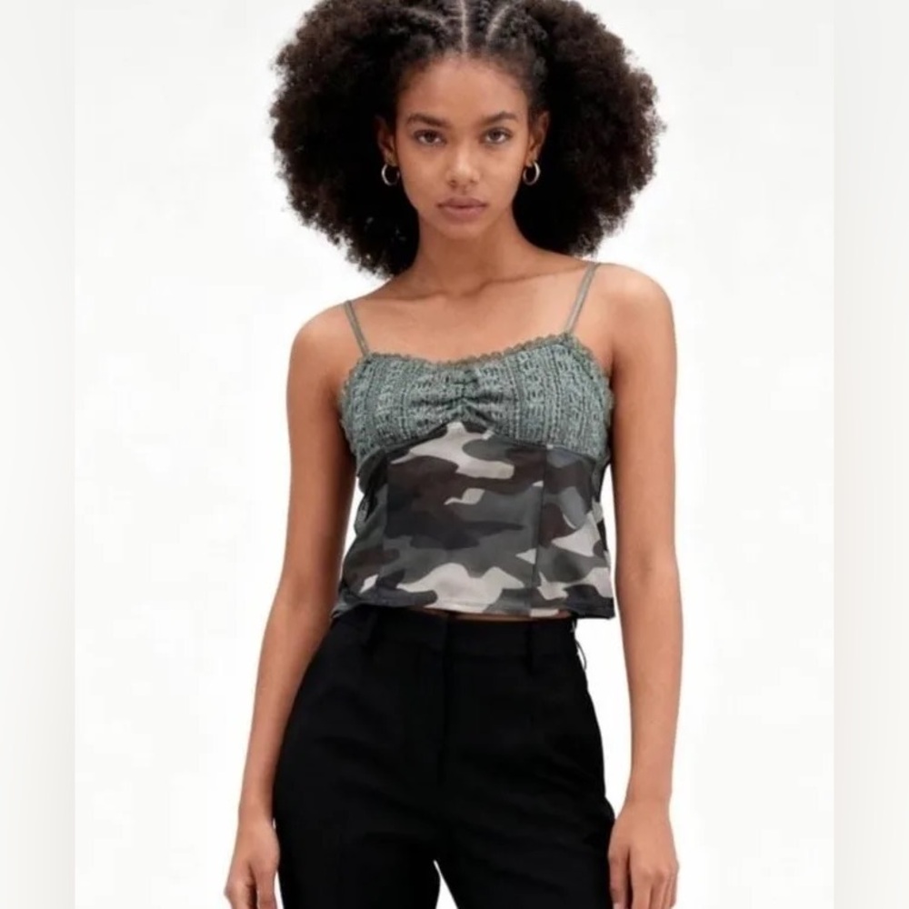 NWT Mixed Threads Camouflage Lace Knit Camisole Crop Top Army Camouflage Large